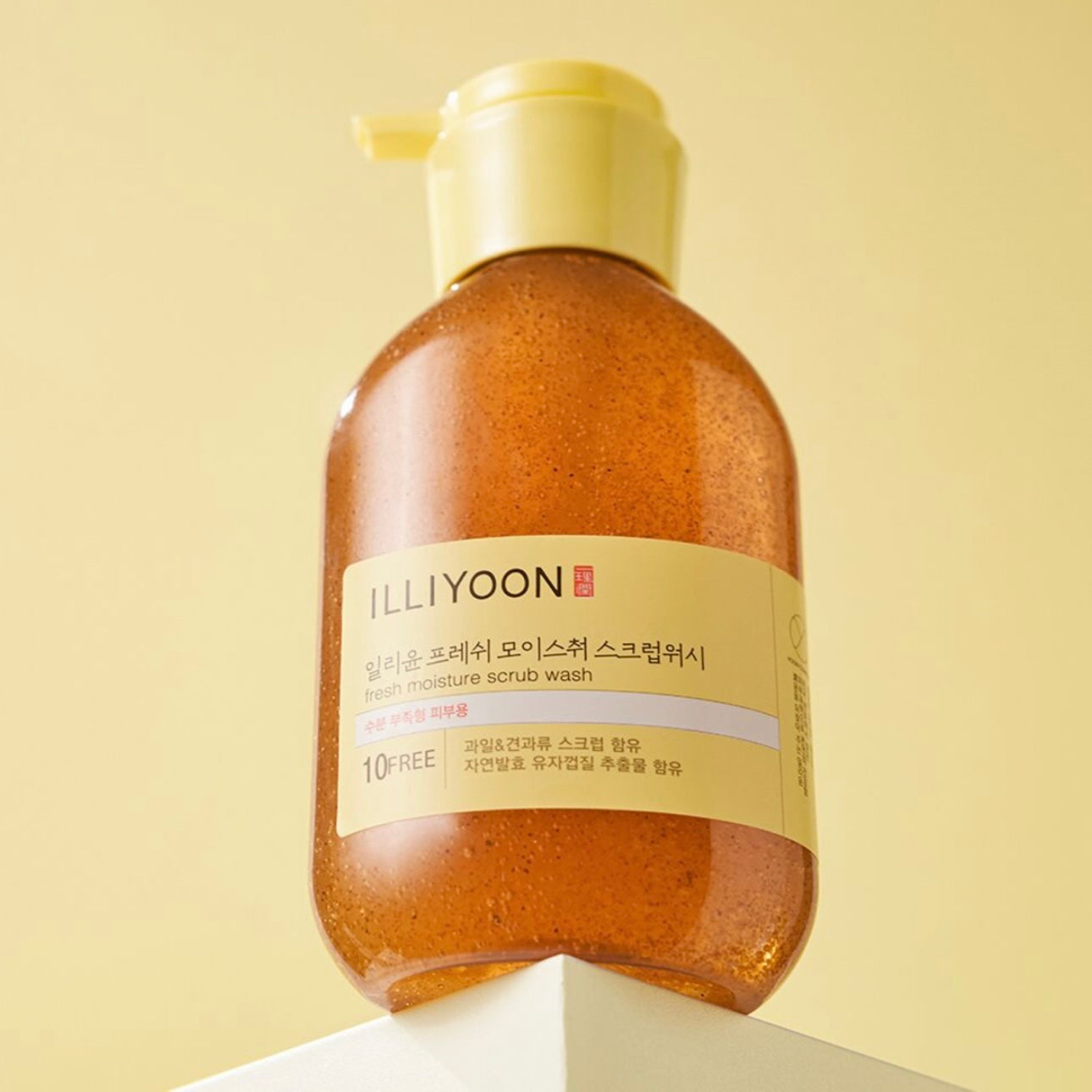 共800ml+ 送Monchhichi貼紙 ✨光滑水嫩肌 | Illiyoon清爽保濕柚子磨砂2合1沐浴露🍊 在家享受SPA級療癒感💆🏼♀️