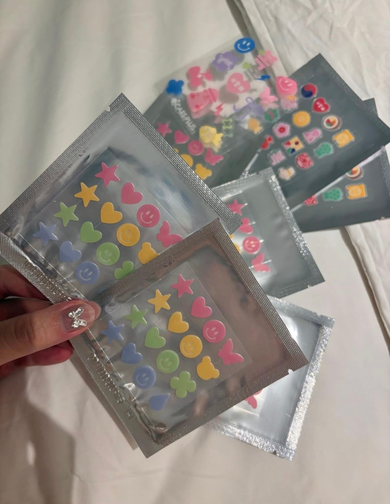 長痘痘也要可愛的😆 Olive Young 可愛造型隱形痘痘貼💗