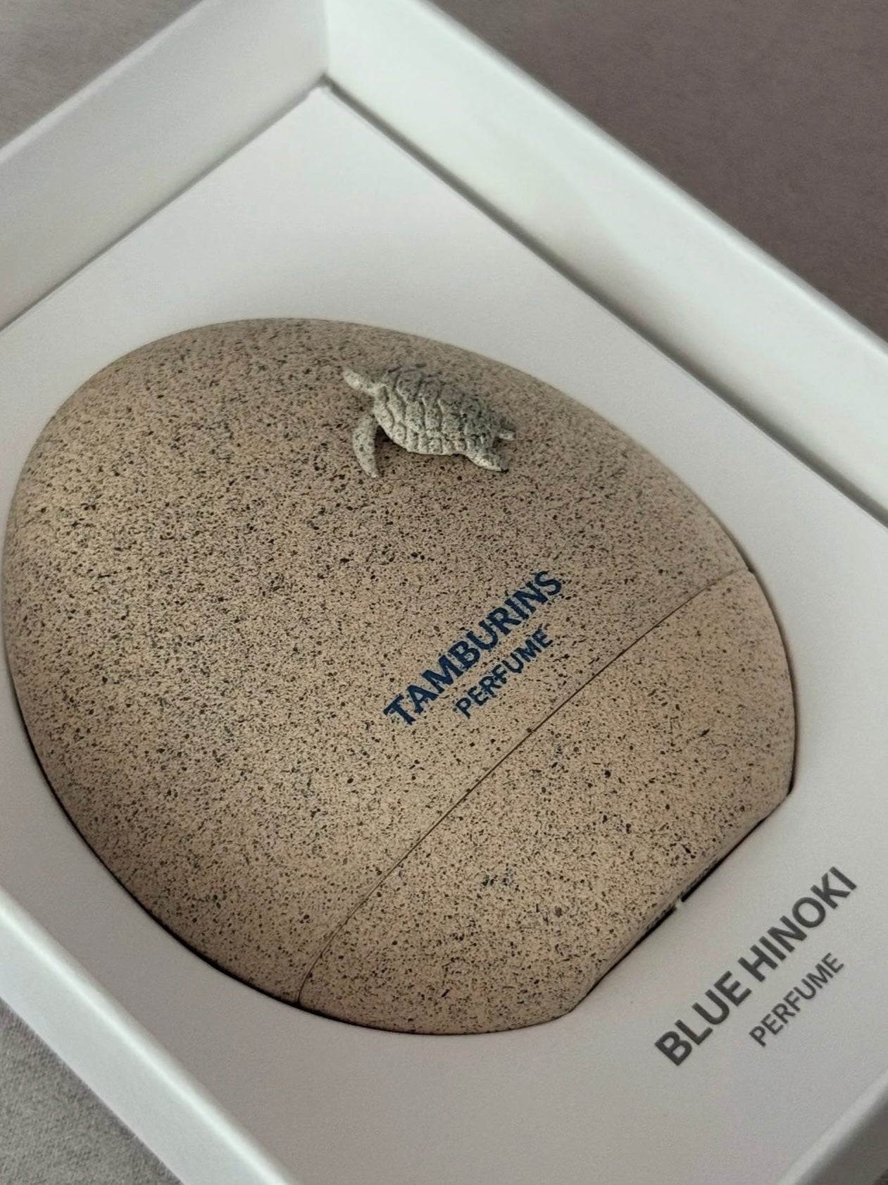 TAMBURINS推出全新香水系列輕柔曲線BLUE HINOKI藍色檜木🩵