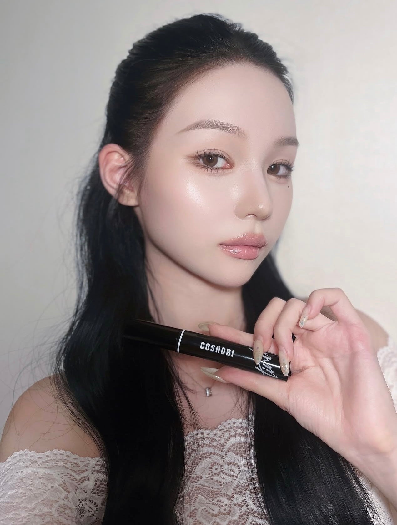 送比卡超收納筒✨偽素顏心機神物來了✨ 韓國專業眼部護理品牌 🇰🇷COSNORI 滋養修護黑睫毛精華液💫 韓國美妝大賞常年霸榜🏆 Cosnori Eyelash Tinting Serum Deep Black