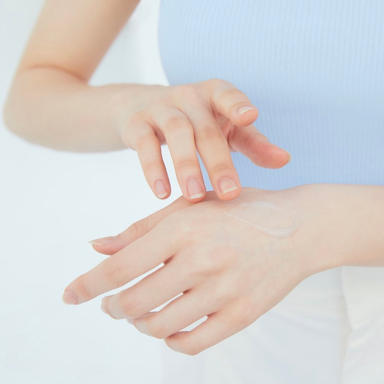 SKIN1004 馬達加斯加玻尿酸積雪草保濕修復精華 🩵 | MADAGASCAR CENTELLA HYALU-CICA BLUE SERUM💦