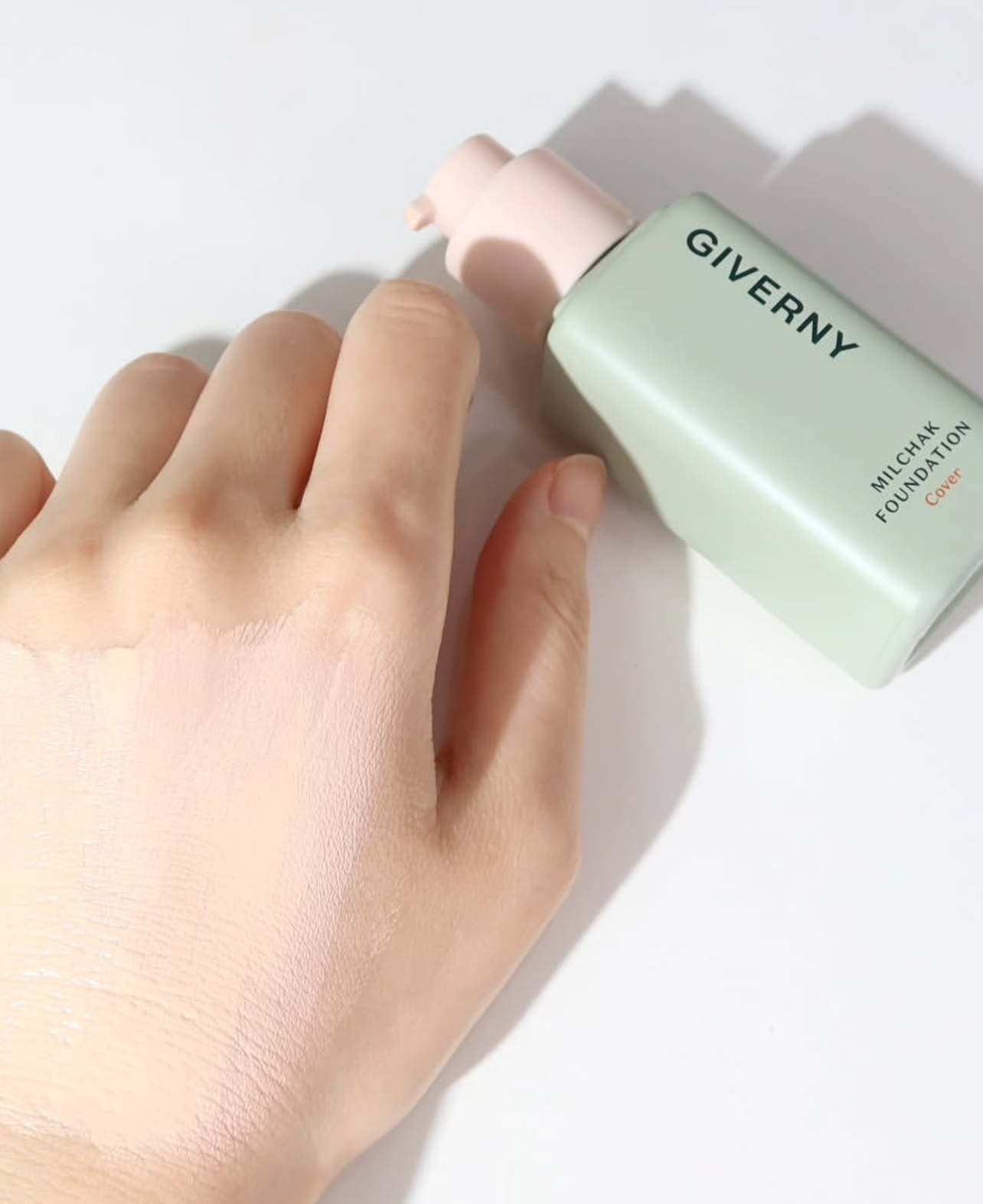 3秒貼合粉底 💫Giverny 極緻絲光持妝粉底液 Milchak Cover Foundation SPF30, PA++