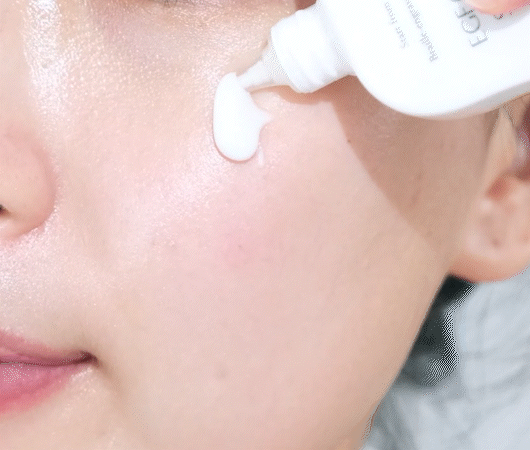 FROMRIER EGF 積雪草水感修護防曬精華🌿 FROMRIER EGF Cica Water Sun Ampoule