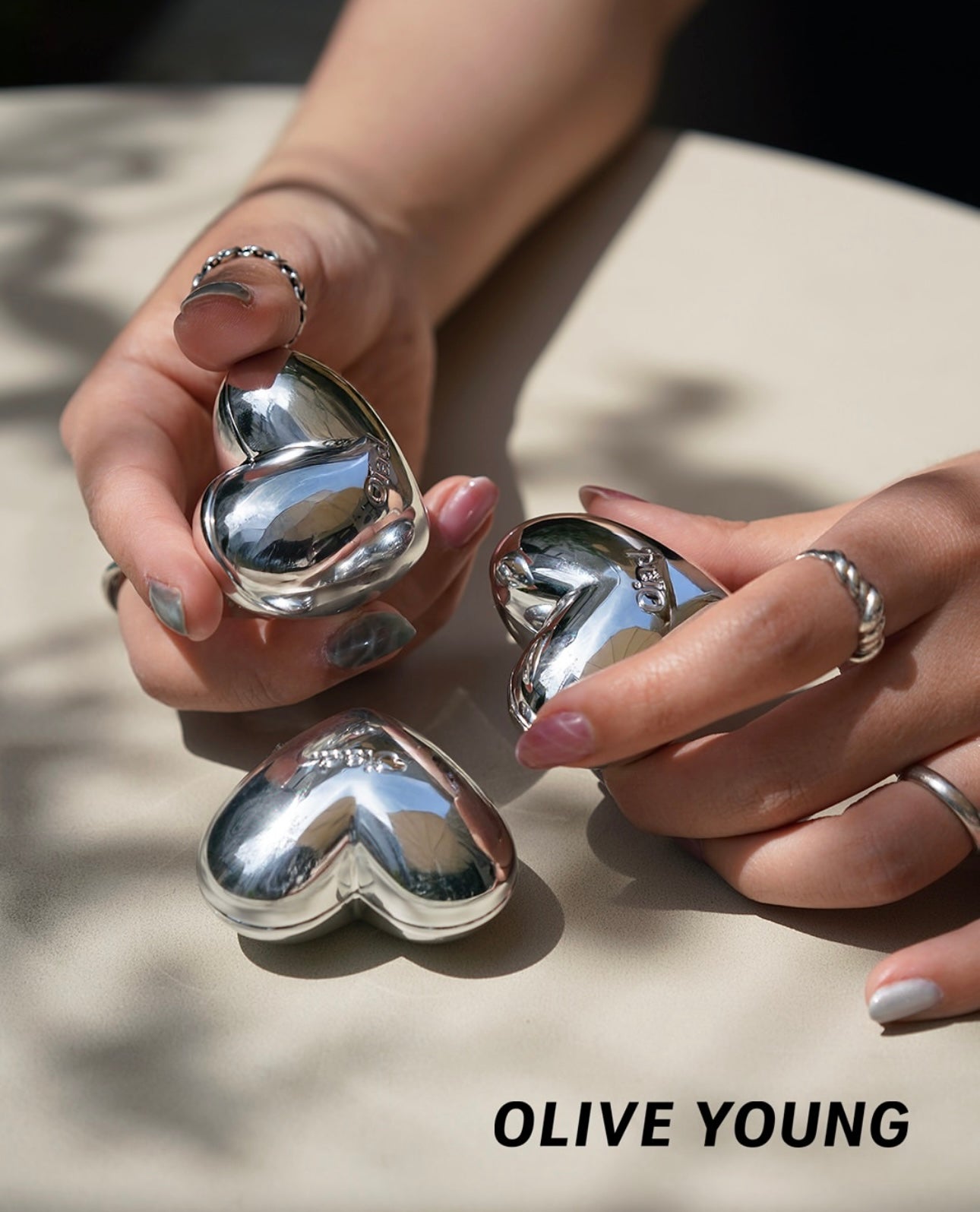 共15色✨Oiad 銀色心形慕斯唇頰霜🩶 Oiad SILVERPULSE MOUSSECREAM LIP & CHEEK