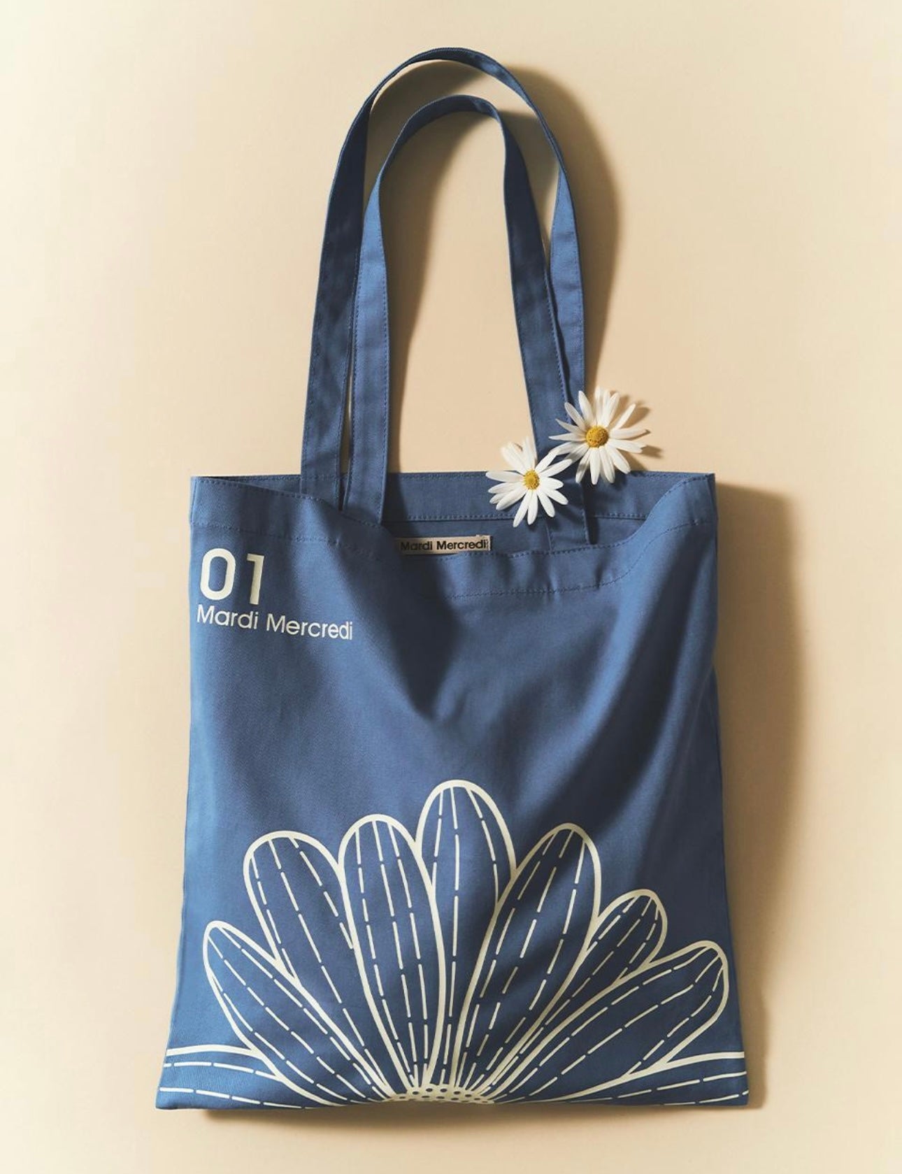 MARDI MERCREDI MARDI MERCREDI CANVAS BAG FLOWER BLUE WHITE