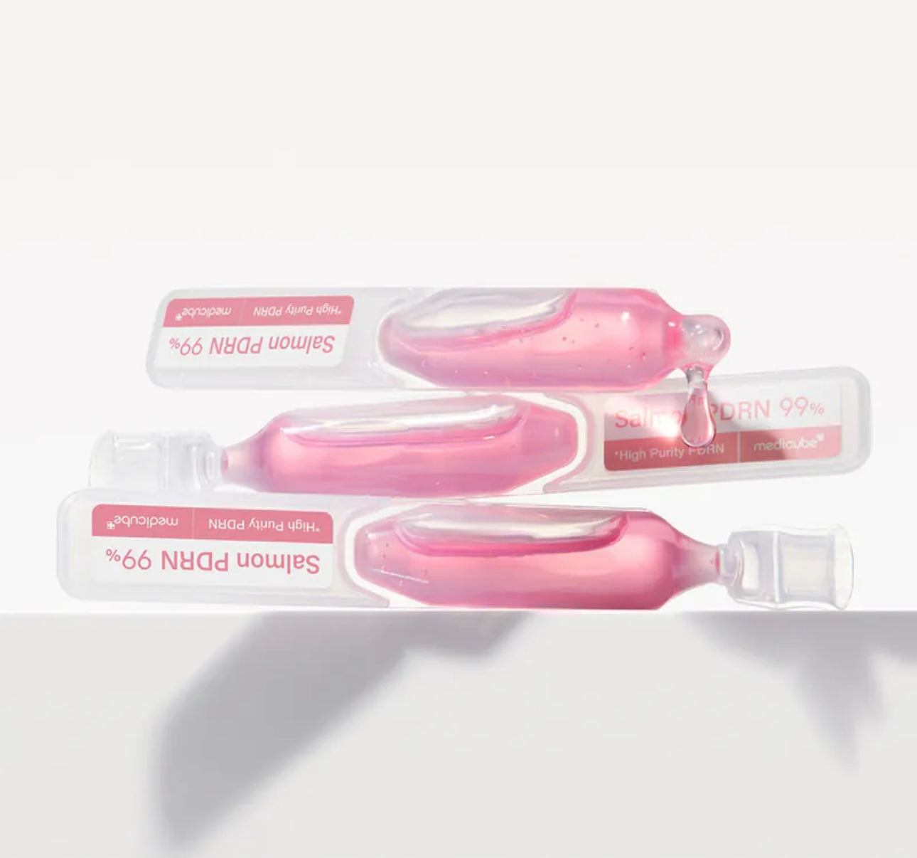 方便旅行裝✈️ 來自三文魚的逆齡秘方🐠|醫美級MEDICUBE PDRN 粉紅胜肽膠原蛋白一日精華| 煥亮修復・一支見效!