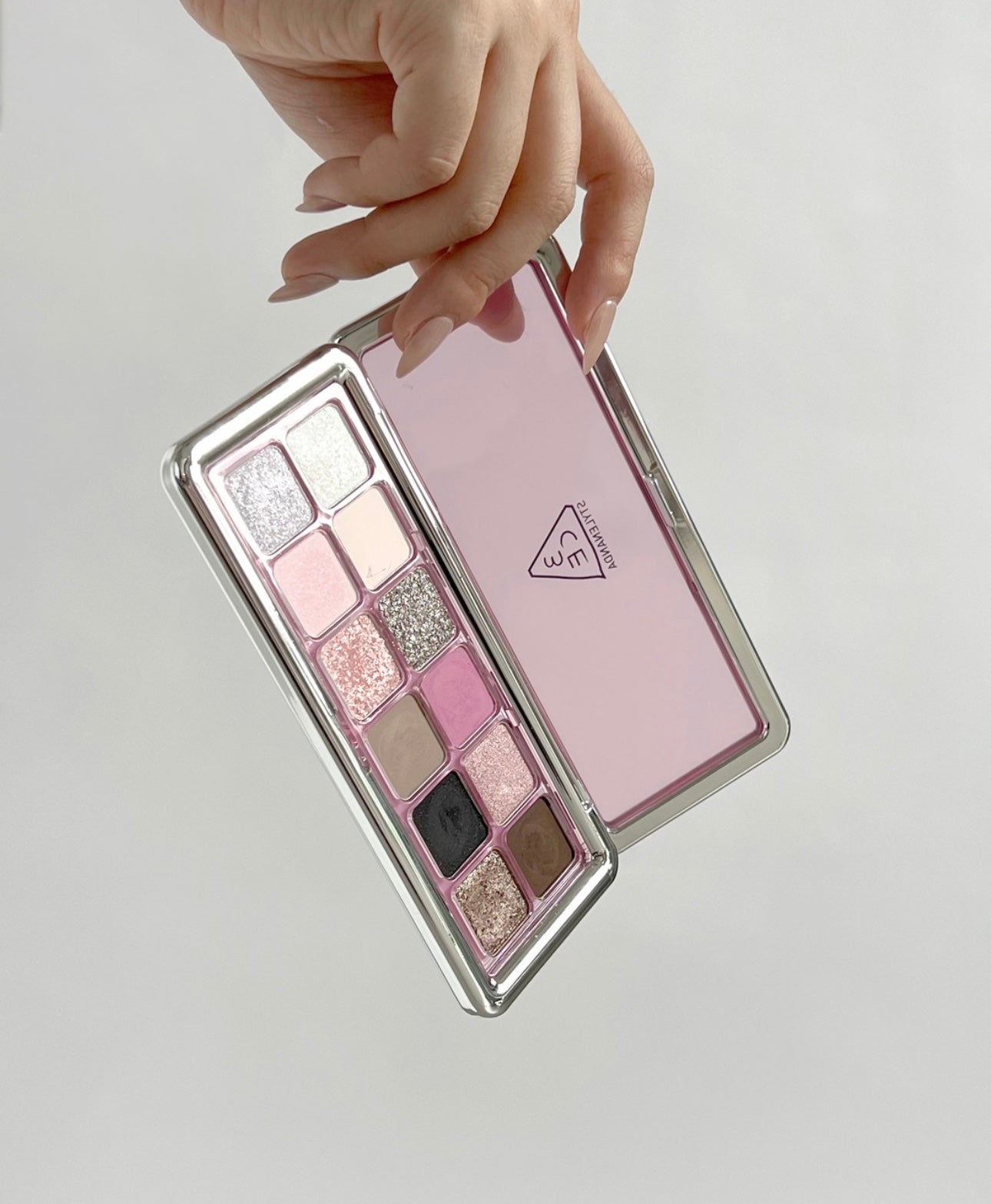 不挑膚色| 3CE New Take Eyeshadow Palette復古十二色眼影盤🗝️