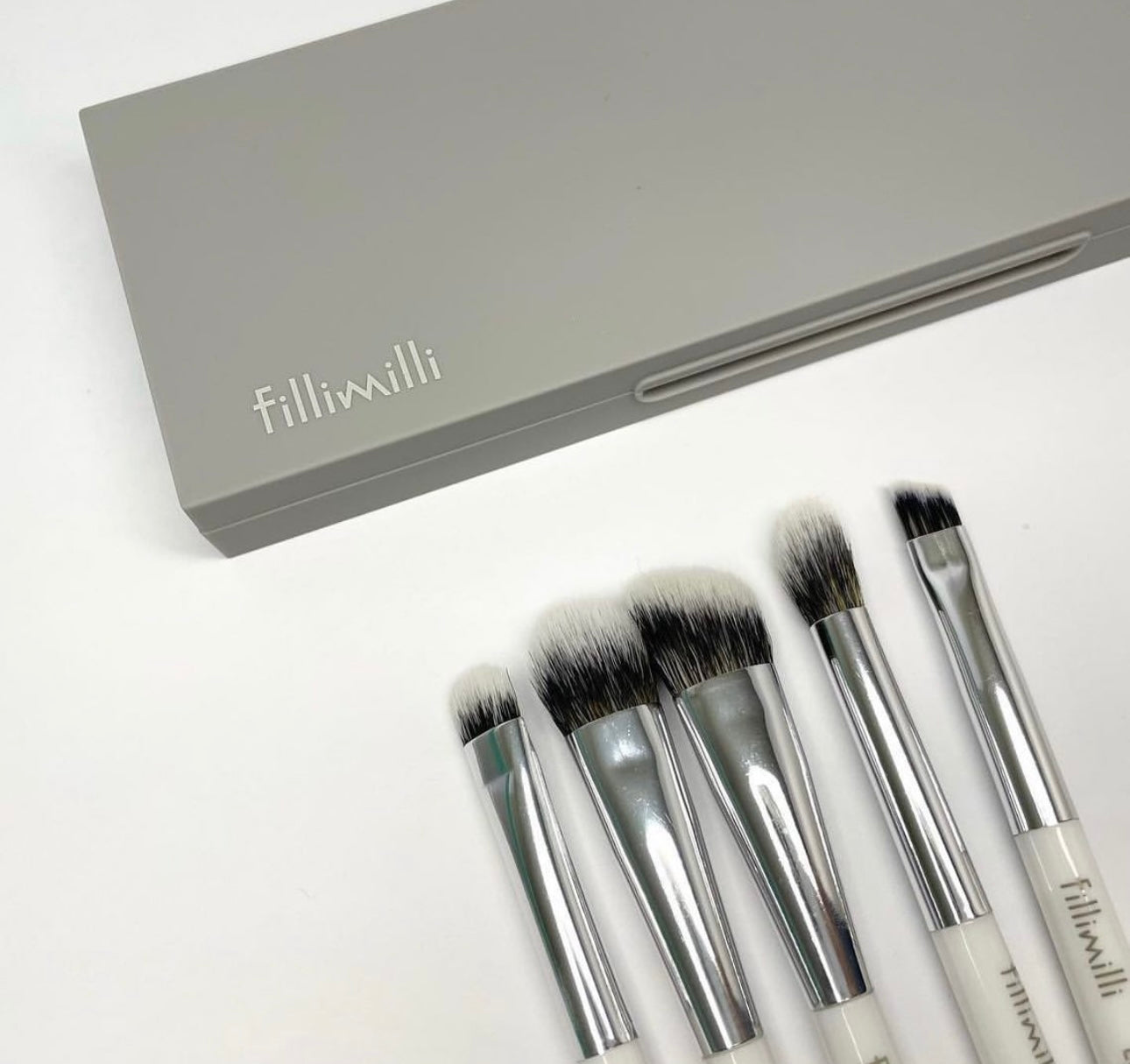 Olive young長期斷貨Item 宋智雅Pick🤎 Fillimilli 眼影掃套裝 eye makeup brush set 一套5枝連鏡✨